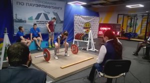 Софья Кирюхина тянет 90, и 97,5 кг