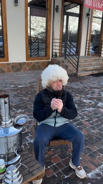 Домик мечты ☕ Сюда приходят за уютом и сладостями   #чай #эльрус #отдых #горы #пейзаж #чайная