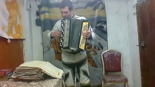 Баянист Сурмач Андрей Викторович ком Петербургский обр Воробьёва прои Синий платочек.mp4