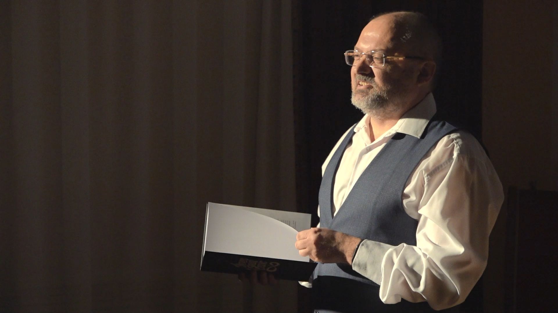 «Вечерний сеанс»: Сергей Лёвин презентовал первую за 10 лет взрослую прозу смотреть онлайн