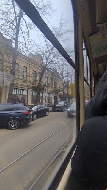 Едем в трамвае по центру Пятигорска смотреть онлайн