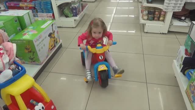 ВЛОГ： Кукла Катя и Настя КАК МАМА в детском магазине по смотреть онлайн