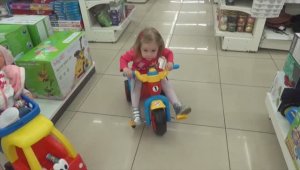 ВЛОГ： Кукла Катя и Настя КАК МАМА в детском магазине по