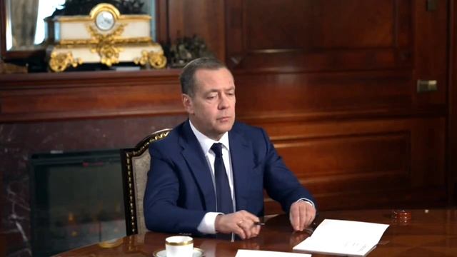 ⚠️ Ядерная угроза и глобальная безопасность: мнение Дмитрия Медведева смотреть онлайн