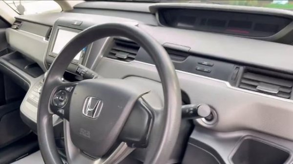Honda Freed, не гибрид, но такой же практичный!
