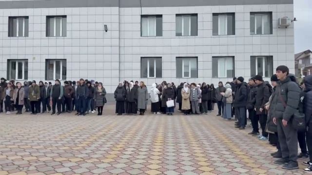 Традиция, объединяющая сердца: начало новой учебной недели! смотреть онлайн