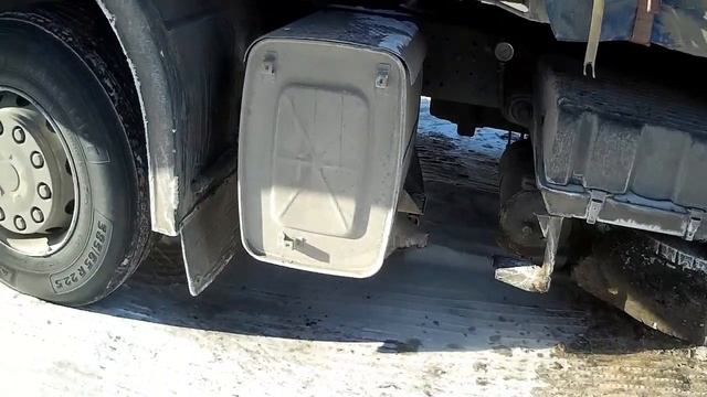 МАЗ с мотором МЕРСЕДЕС ОМ501. Мороз -30. Запускаем двигатель. смотреть онлайн