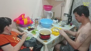 Шелушим горох. Варенье из груш.