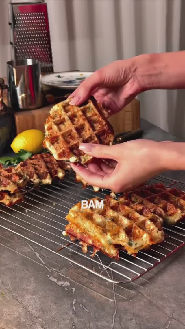 Творожно-сырные вафли
#завтраки #выпечка смотреть онлайн