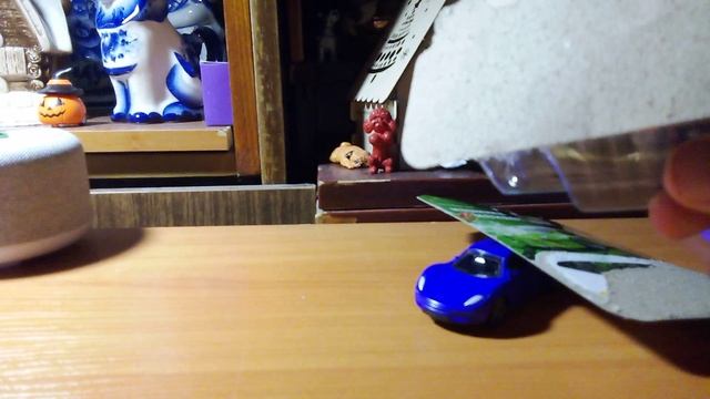 Гоночные тачки из магазина чижик которые умеют менять цвет в воде. Распаковка и обзор.