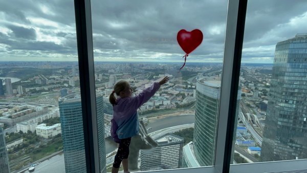 Невероятное путешествие на 89 этаж: Фабрика мороженого и шоколада в облаках! Панорама 360, обзор