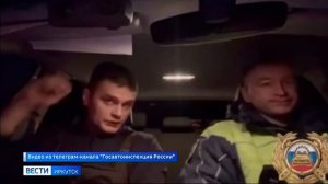 Инспекторы ДПС в Заларинском районе помогли водителю фуры установить оторвавшееся во время движения