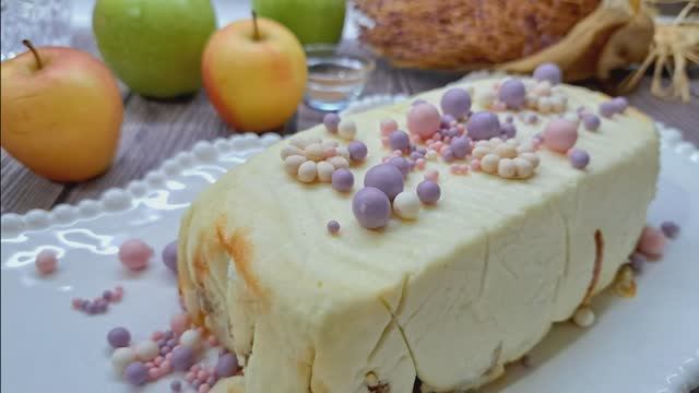 Рецепт творожной запеканки с яблочками! Вкуснятина! Пальчики оближешь!😋😋😋 смотреть онлайн