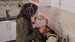 На ферме Таййиба сегодня напряженный день. Новый партнер ищет возможность быстро заключить сделку.