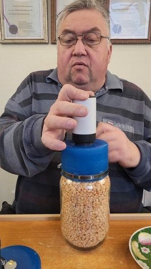 1211 Аккумуляторный бытовой домашний вакууматор