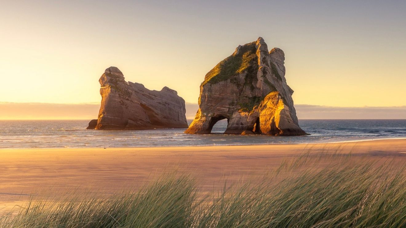 Spencer Brown - Aerocity смотреть онлайн