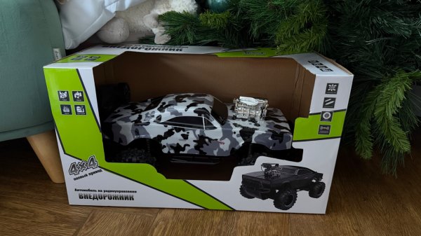 Обзор на новую радиоуправляемую машинку 🚘