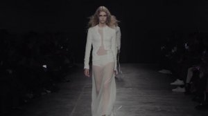Показ женской коллекции Ann Demeulemeester весна-лето 2023