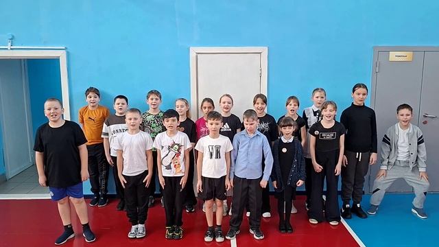 #футболвшколе День футбольного болельщика_3Б класс