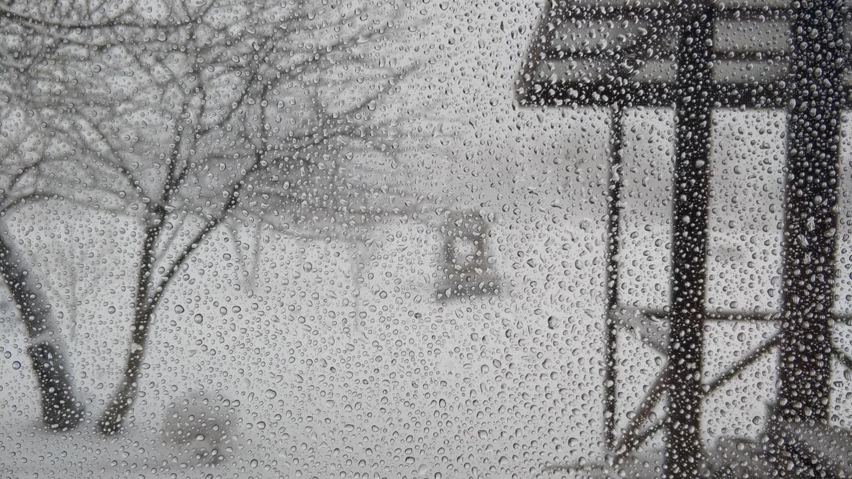 Не пройдет казалось лето...