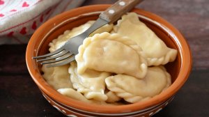 🥟 50 вареников с картошкой и ветчиной. Готовлю вкусный завтрак для большой семьи.