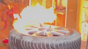 Шиномонтаж методом взрыва. Взрываем колесо и поехали.