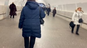 Сокольническая и Калужско-Рижская линии метро (1) и (6). Красные ворота - Сухаревская.