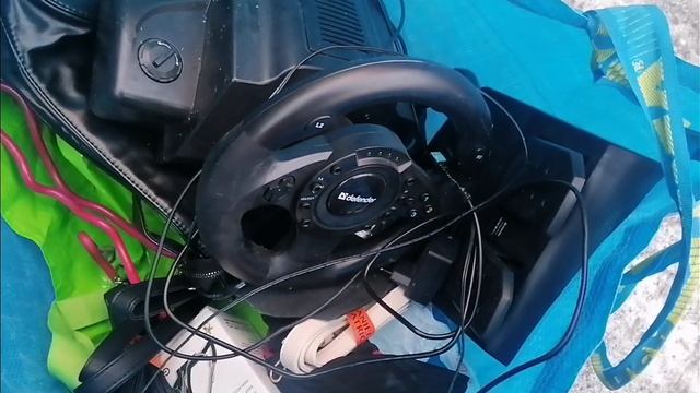 Как я зарабатываю лазая по мусоркам Питера? Dumpster Diving смотреть онлайн