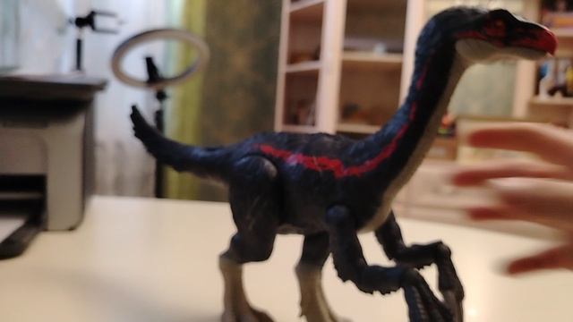 Теризинозавр от фирмы Mattel