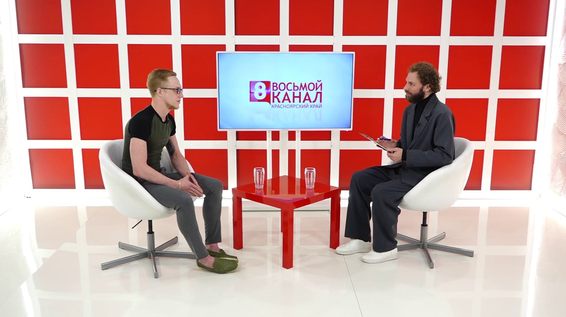 Интервью на 8 канале. Артур Лукава, Кирилл Булычев смотреть онлайн