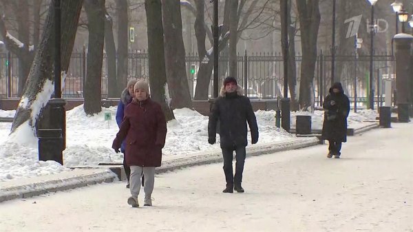 Снежный циклон обрушился сразу на несколько регионов России.