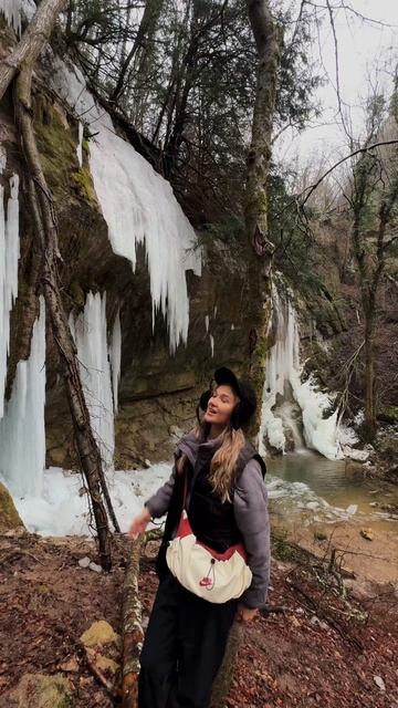 Замерзший водопад в Крыму: Суаткан #путешествия #travel #водопад #крым смотреть онлайн