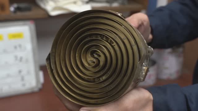 Процесс массового производства противомоскитных спиралей. Спирали от комаров и других насекомых. смотреть онлайн