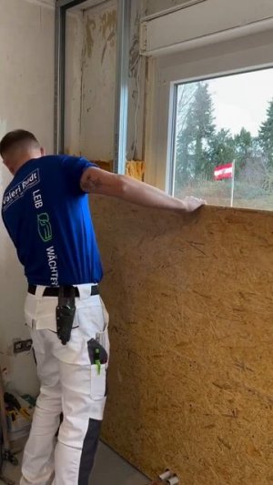 Каркас из профилей вокруг оконного проема.