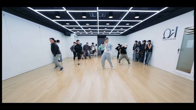 Ateez - BOUNCY (K-HOT CHILLI PEPPERS) Dance Practice Mirrored смотреть онлайн