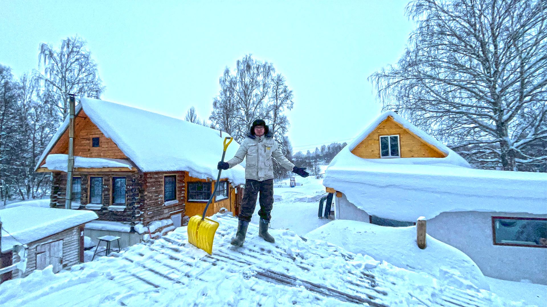 Откапываю хутор и спасаю строения от снега. Творчество на кухне и в деревенской мастерской смотреть онлайн