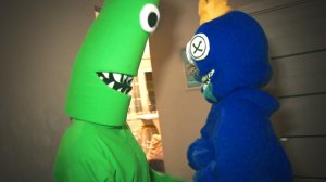 ЭКСТРЕМАЛЬНЫЕ ПРЯТКИ от РАДУЖНЫХ ДРУЗЕЙ СИНЕГО И ЗЕЛЕНОГО