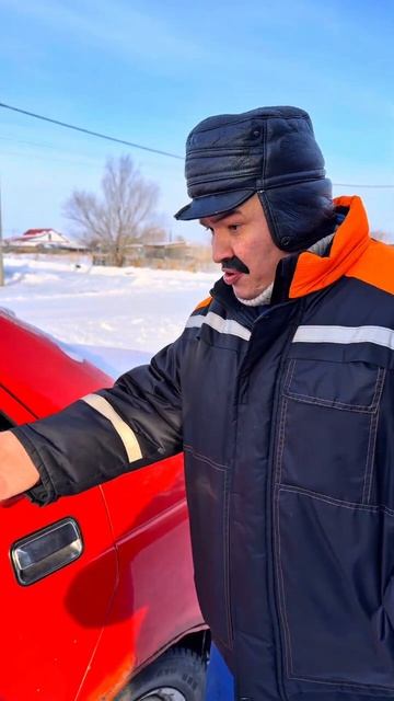 БАТЯ И СОСЕД ПРОДАЮТ МАШИНУ😂#shorts смотреть онлайн