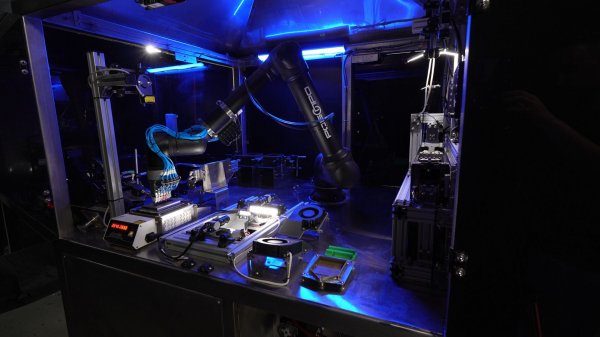 Комплекс автоматизированного лужения на базе EMS Robot / EMS Vision