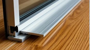 Прячем стыки и края. Установка алюминиевых порожков. смотреть онлайн