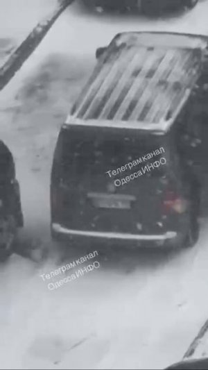 В Одессе каратели ТЦК уносят тело на войну. Там так принято