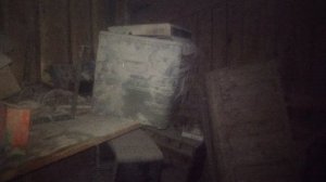 обследую помещение заброшенной АТС, кладовка