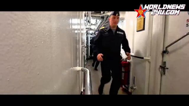 Russian small missile ship Grad Sviyazhsk, part of the Caspian Flotilla, control exercise. смотреть онлайн
