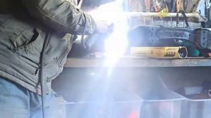 ПОПЕРЕЧНАЯ БАЛКА КРЕПЛЕНИЯ ДВИГАТЕЛЯ