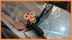 Попытался отполировать лобовое стекло.