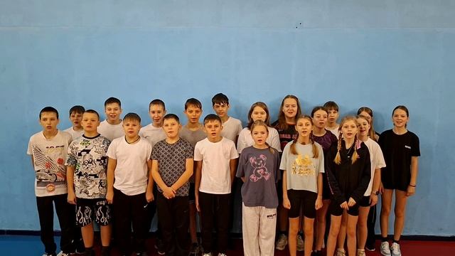 #футболвшколе День футбольного болельщика_6А класс