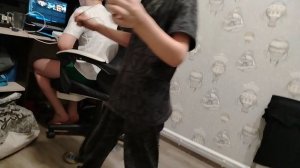 костя сражается с человечиком и антон антохой