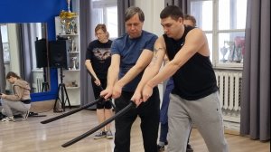 Урок баттодо - выхват катаны и нанесение удара противнику в голову в школе кендзюцу Katana Club