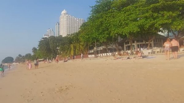 Отель Long Beach Garden Hotel .Пляж и бассейн .Паттайя .Таиланд