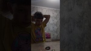 собираем рюкзак на вторник, попробуй угадать кто поёт